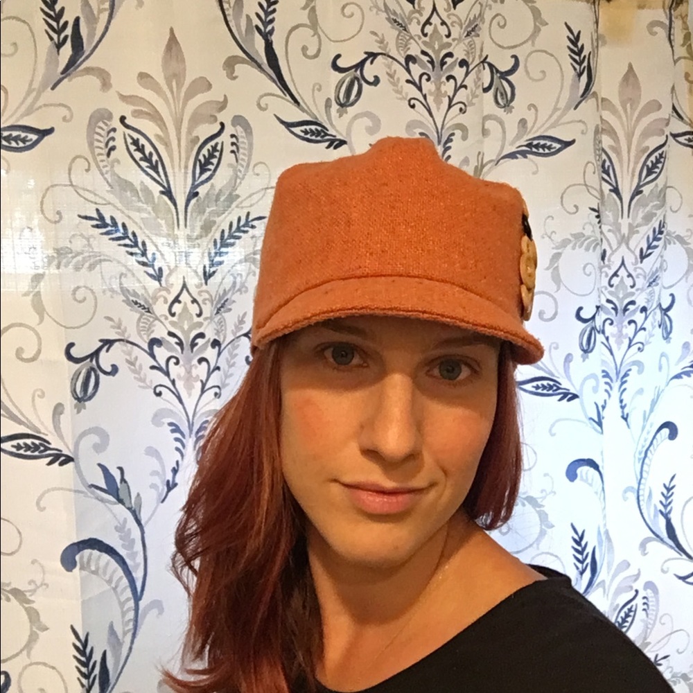 Button Hat - Picture 3 of 8